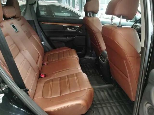 紧凑型SUV的巅峰对决，斯巴鲁森林人和本田CRV，你选谁？-