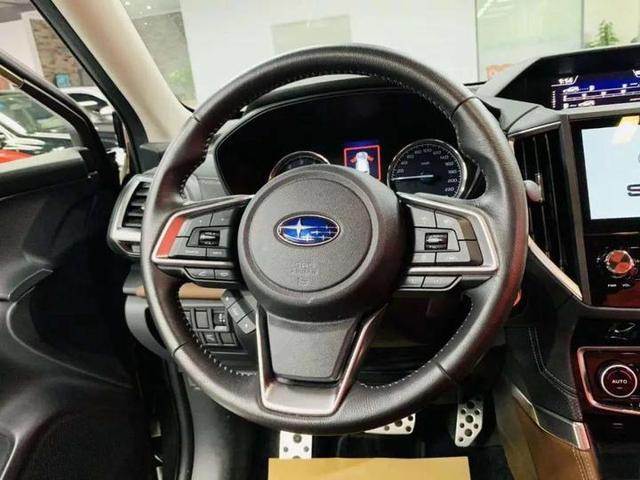 紧凑型SUV的巅峰对决，斯巴鲁森林人和本田CRV，你选谁？-