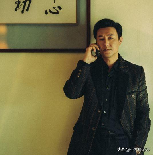 6岁张颂文成顶流,现身机场被粉丝围堵,坦言不适应被接机"