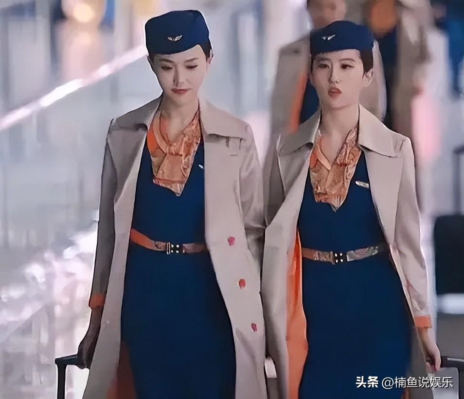 被唐嫣的新造型美到了！1米72身高演绎气质空姐，制服造型太抢眼