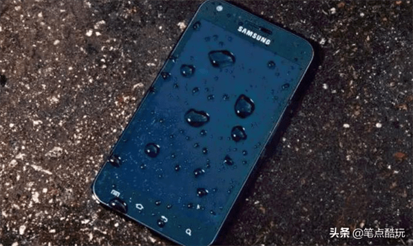 手机摄像头有水雾怎么办(镜头内部起雾怎么处理)