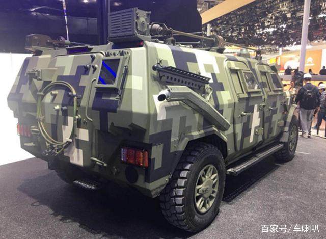 这才是真正的SUV 军用版东风猛士现身北京车展-