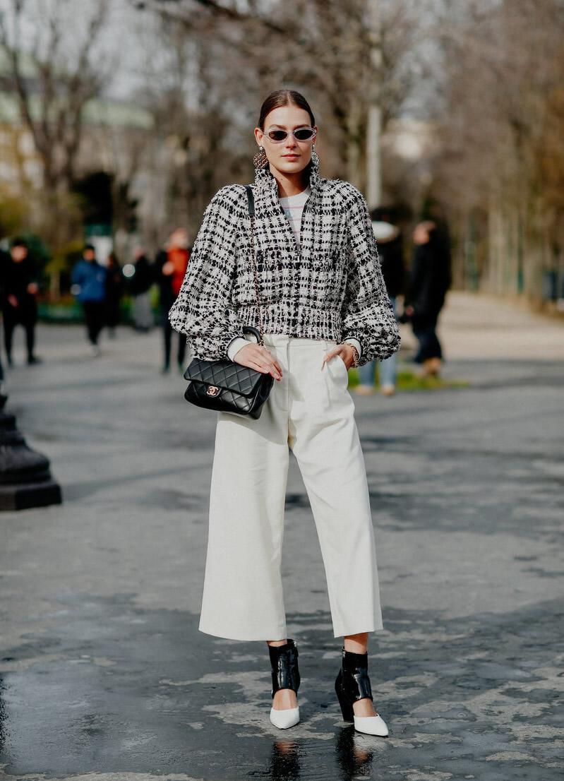 米色裤子穿搭禁忌(米色忌讳的搭配颜色)