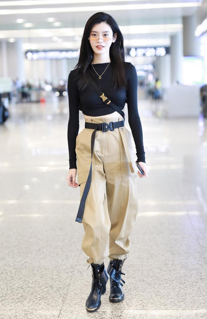 米色裤子穿搭禁忌(米色忌讳的搭配颜色)