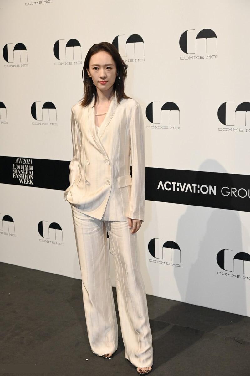 米色裤子穿搭禁忌(米色忌讳的搭配颜色)