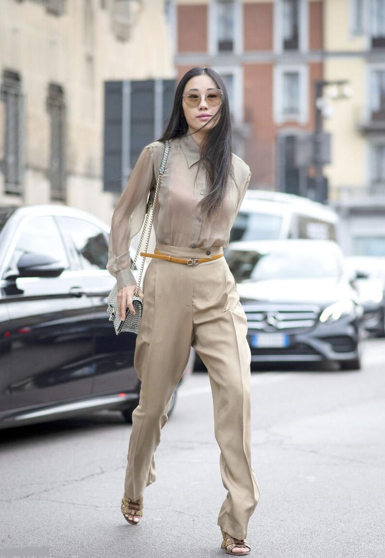 米色裤子穿搭禁忌(米色忌讳的搭配颜色)