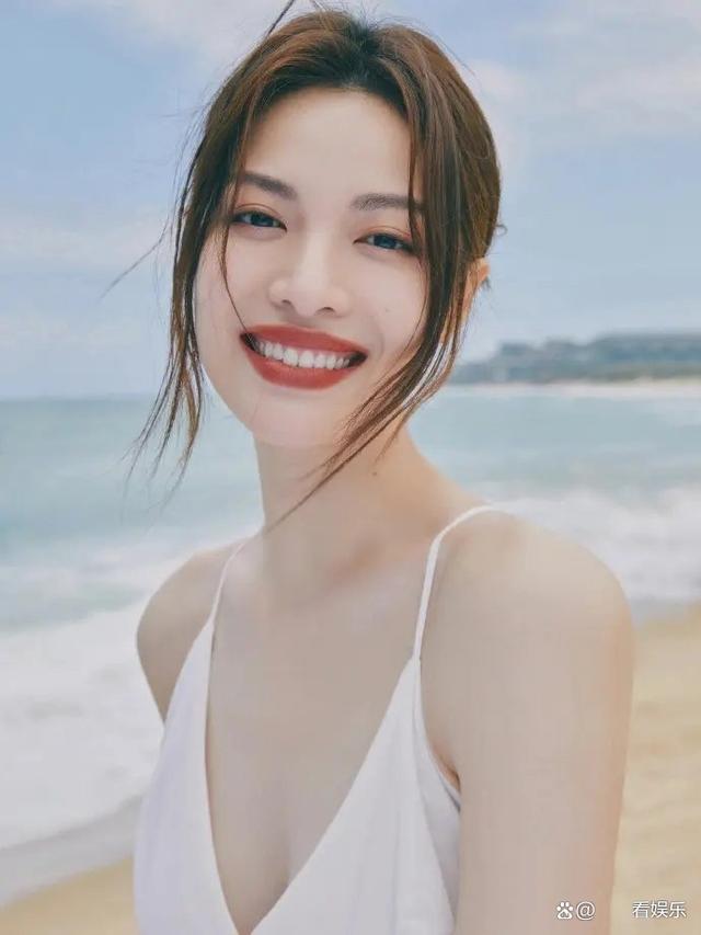 钟楚曦14秒换了3套衣服 大方分享快速换衣技巧惊呆全场