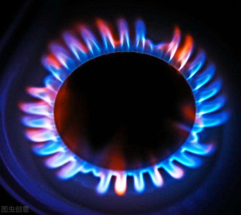 煤气灶火焰怎么调节蓝色火(煤气灶怎么调才能调成蓝火苗)