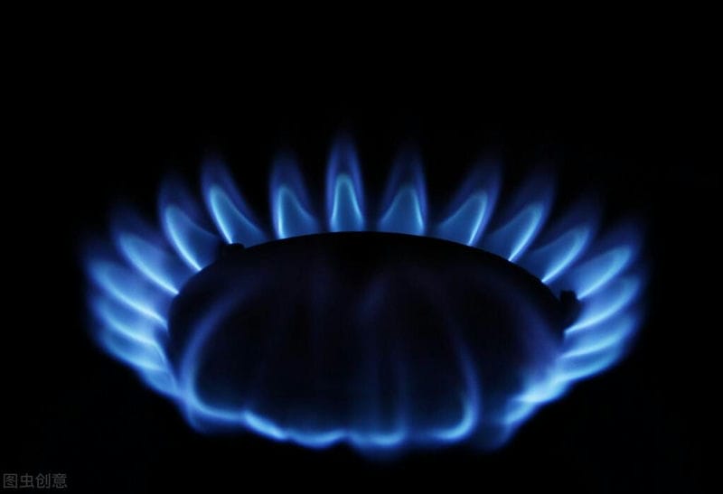 煤气灶火焰怎么调节蓝色火(煤气灶怎么调才能调成蓝火苗)