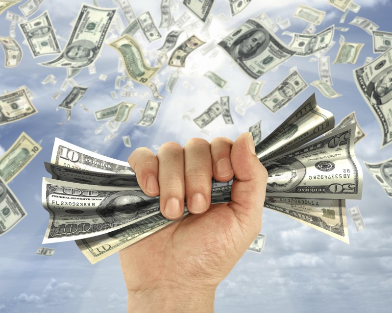 一个月一万的工资高吗(月收入一万是什么水平)