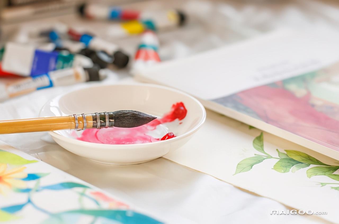 画画颜料弄到衣服上怎么去除(衣服染上颜料了用什么能去掉)