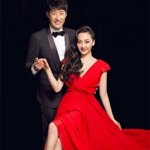 于震老婆辛月图片曝光 于震辛月儿子幸福三口