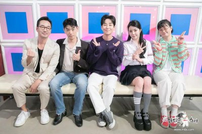 初次见面男方直球表白,相差 11 岁的演艺情侣公开交往细节!