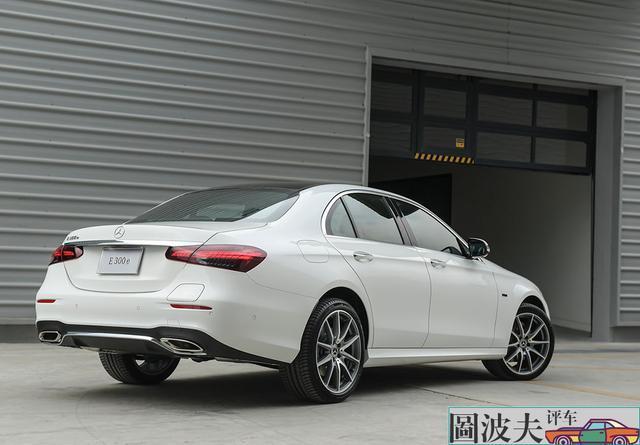 新款奔驰 E-Class 登场，泰规版开价68万-