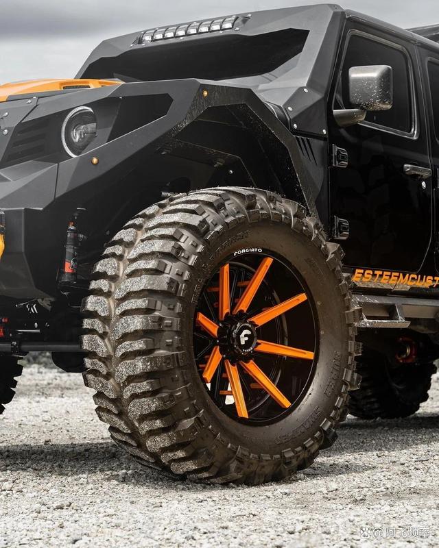 史上最疯狂的吉普车之一，Jeep角斗士变身6x6越野猛兽-