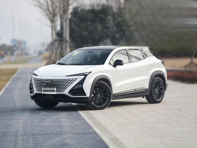 紧凑型SUV哪款车更好 长安欧尚X5 2022款与2022款 长安UNI-T相比哪个价格高-