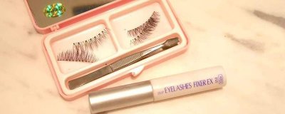 没有假睫毛胶水可以用什么替代