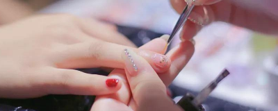 美甲加固胶的作用是什么