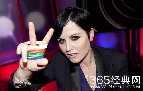 小红莓乐队主唱去世 桃乐丝得了什么病猝死原因真相 小红莓乐队主唱去世 桃乐丝得了什么病猝死原因真相