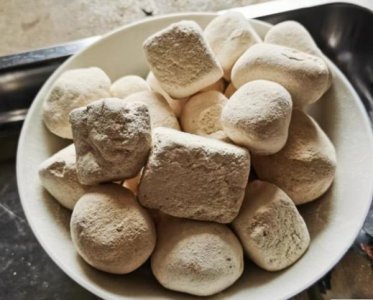 果酒曲与白酒曲(果酒曲与白酒曲的区别?)