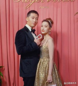 窦骁何超莲被传婚变后合体,男方私下无互动,和女方保持距离