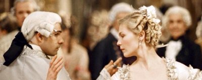 ​绝代艳后的孩子是谁的