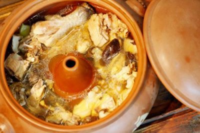 云南汽锅鸡正宗是哪里(云南汽锅鸡简介)