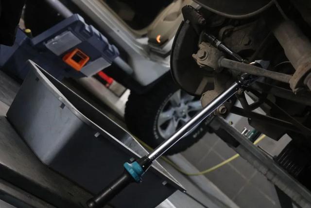 怪兽修车:精心修复一辆09年的雷克萨斯ES350,再现王者风范-