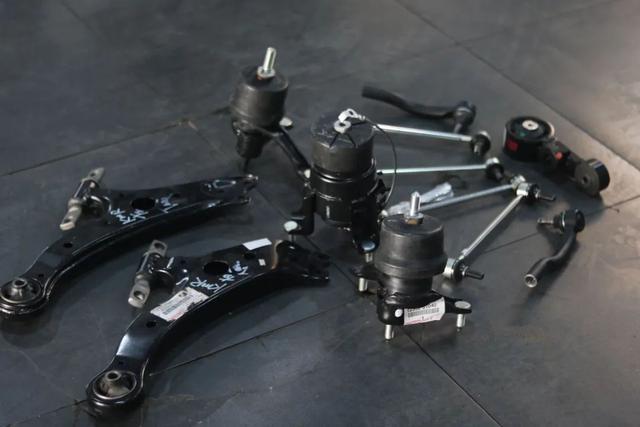 怪兽修车:精心修复一辆09年的雷克萨斯ES350,再现王者风范-