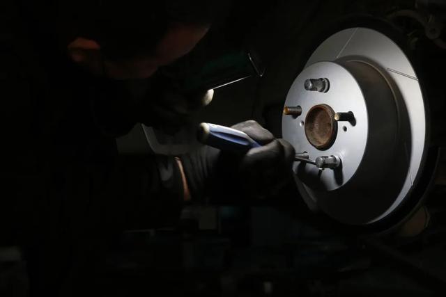 怪兽修车:精心修复一辆09年的雷克萨斯ES350,再现王者风范-