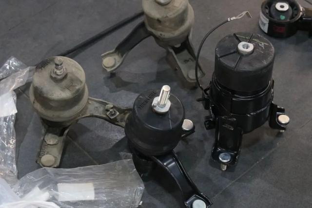 怪兽修车:精心修复一辆09年的雷克萨斯ES350,再现王者风范-