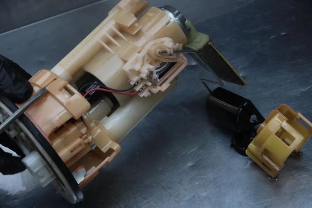 怪兽修车:精心修复一辆09年的雷克萨斯ES350,再现王者风范-