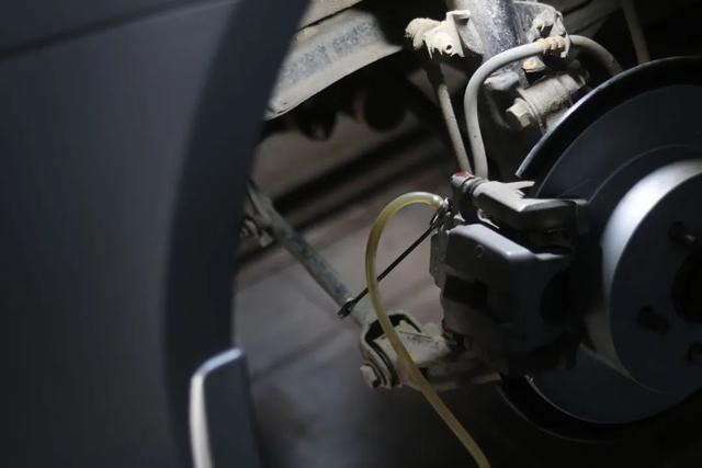 怪兽修车:精心修复一辆09年的雷克萨斯ES350,再现王者风范-