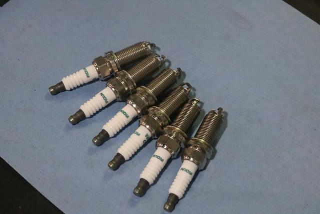 怪兽修车:精心修复一辆09年的雷克萨斯ES350,再现王者风范-