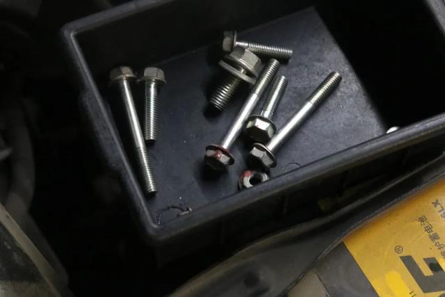 怪兽修车:精心修复一辆09年的雷克萨斯ES350,再现王者风范-