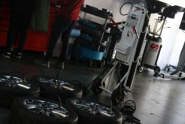 怪兽修车:精心修复一辆09年的雷克萨斯ES350,再现王者风范-