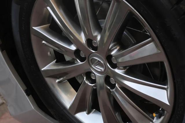 怪兽修车:精心修复一辆09年的雷克萨斯ES350,再现王者风范-