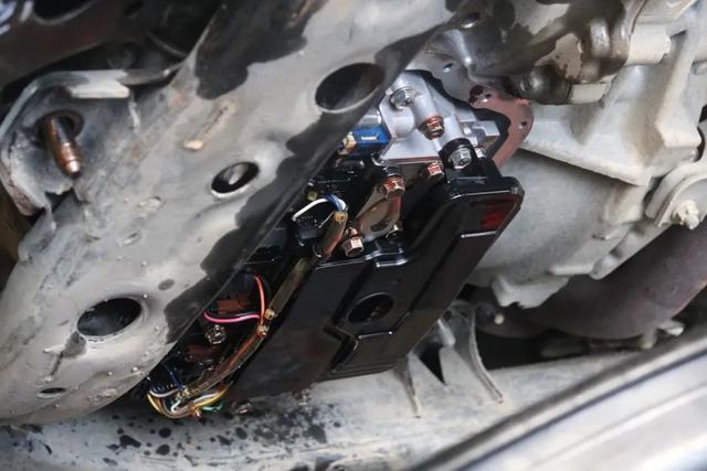 怪兽修车:精心修复一辆09年的雷克萨斯ES350,再现王者风范-