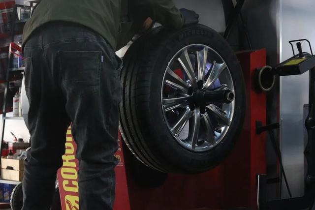 怪兽修车:精心修复一辆09年的雷克萨斯ES350,再现王者风范-