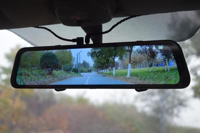 在体验过22款行车记录仪基础上,简单聊聊行车记录仪-