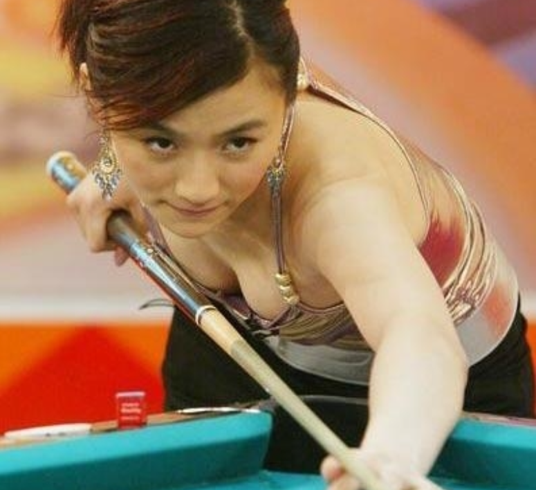 阿雅自证清白，大小S冲上热榜，沦为黑帮玩物的她差点被忽略！