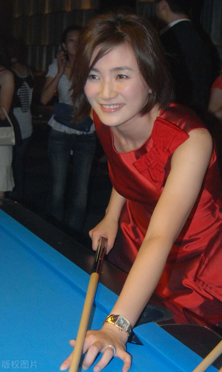 阿雅自证清白，大小S冲上热榜，沦为黑帮玩物的她差点被忽略！