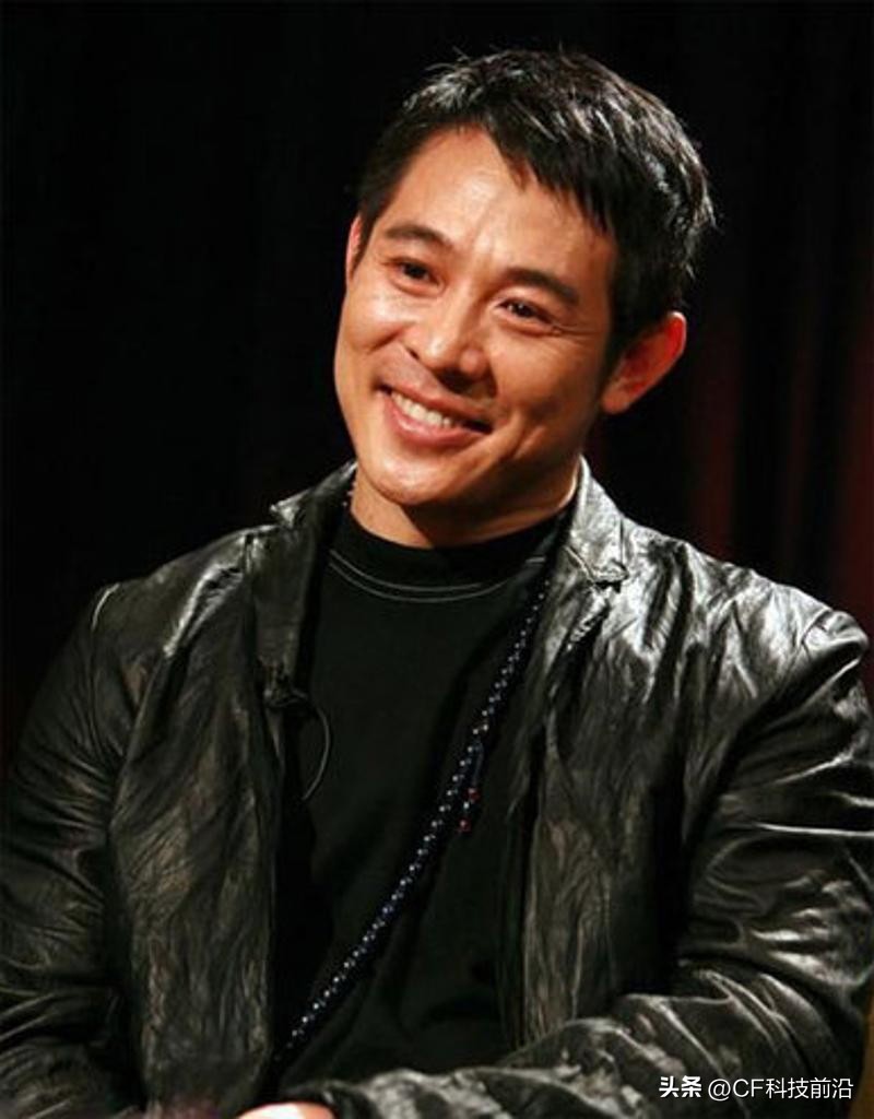 拥有私人飞机的10位明星，有人是隐藏的富豪，有人买得起却开不起