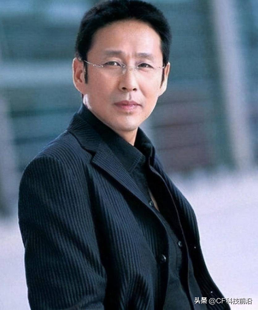 拥有私人飞机的10位明星，有人是隐藏的富豪，有人买得起却开不起