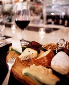 红酒调配什么好喝一点?红酒调配什么好喝又营养