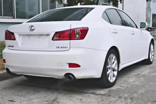 二手雷克萨斯IS250：“冻龄”神车，好开又优雅-