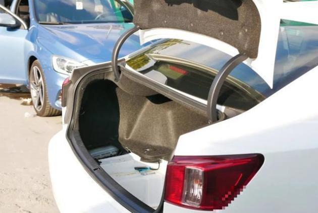 二手雷克萨斯IS250：“冻龄”神车，好开又优雅-