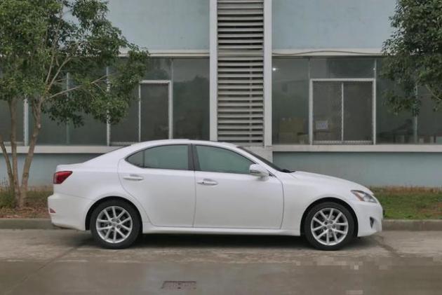 二手雷克萨斯IS250：“冻龄”神车，好开又优雅-