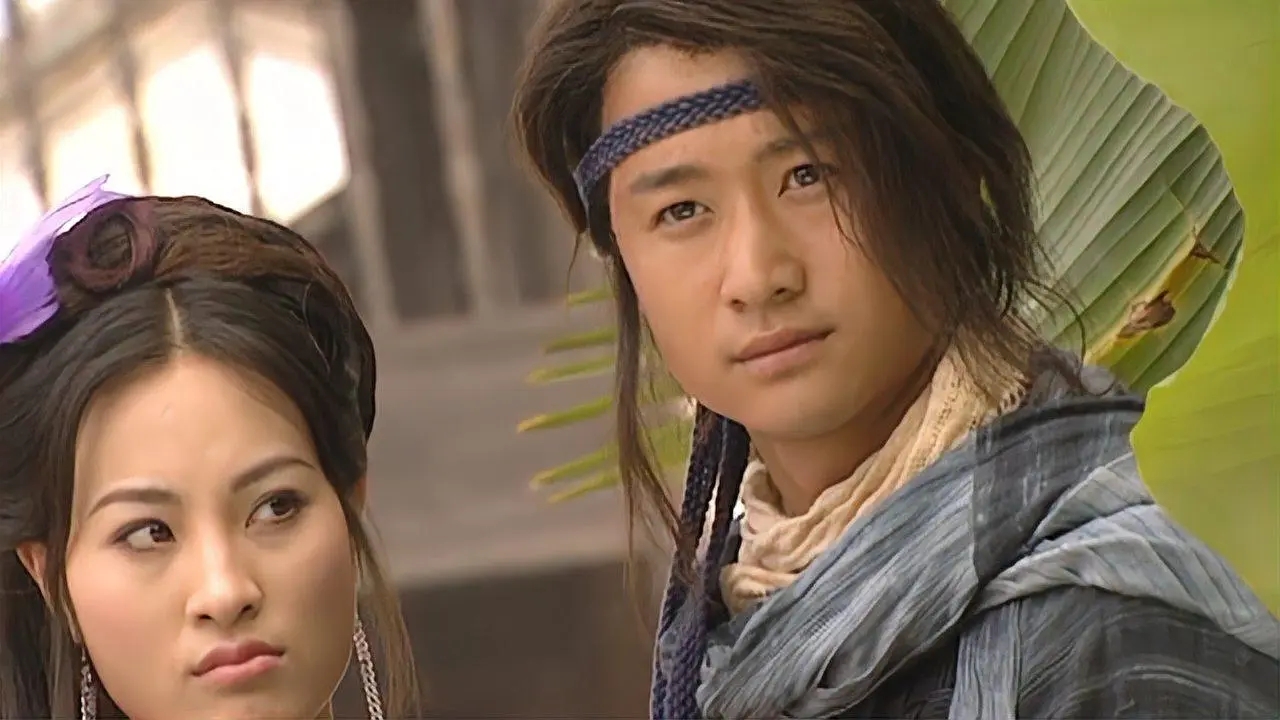 贾静雯吴京亲密牵手！两人当众对视热聊惹争议，修杰楷的回应亮了