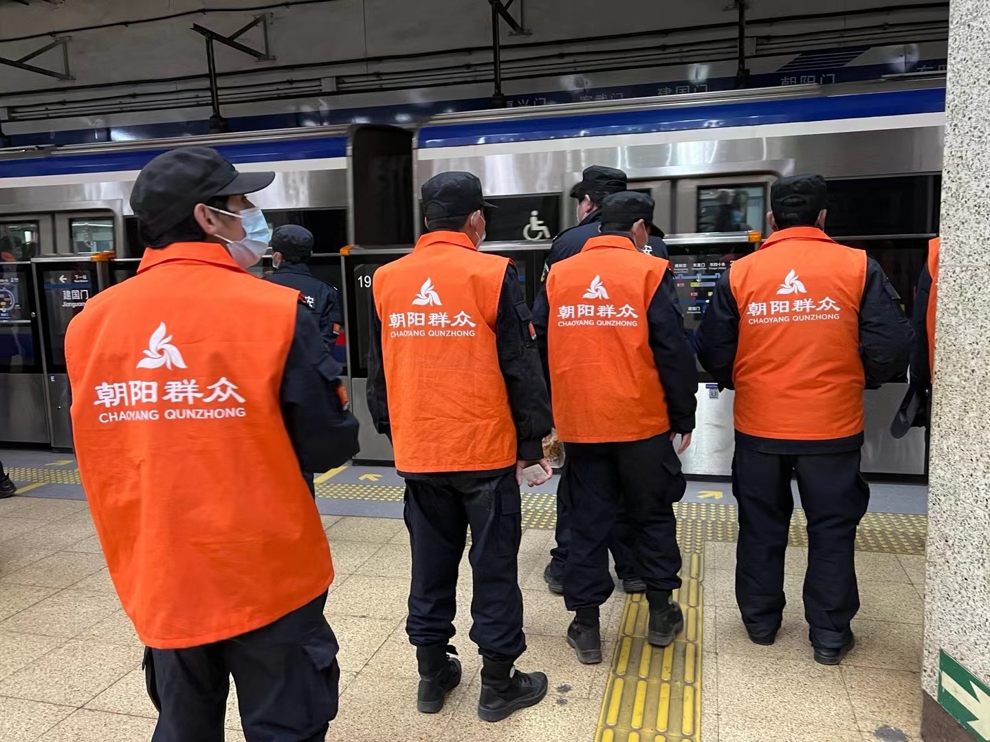 朝阳群众又立功！曝某顶流男星嫖娼被抓，知情人士透露更多信息